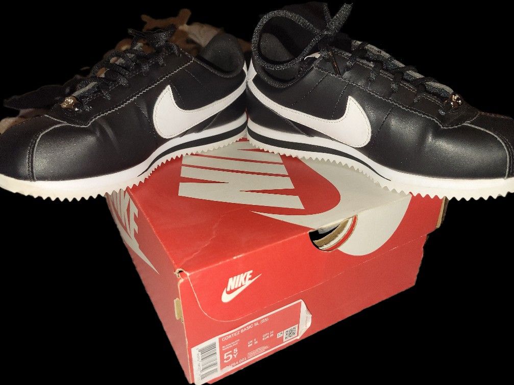 Nike Cortez 5.5y