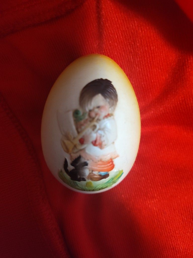 Vintage 1979 Anti Italy Annual Easter Egg
