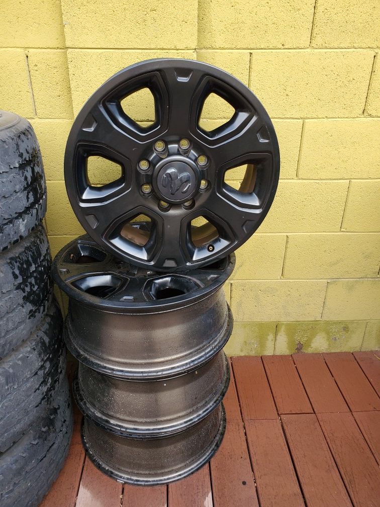 2018 ram 2500 oem wheels black for Sale in Phoenix, AZ OfferUp