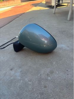 LEFT DRIVER SIDE MIRROR 2010-2015 TOYOTA PRIUS 3ER GENERATION (LIGHT GREEN COLOR).