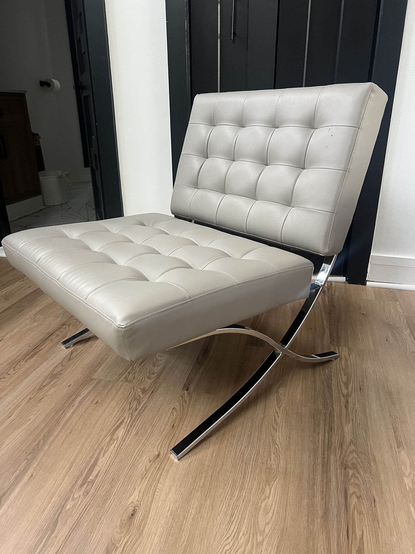 Mid Century Chairs Miles van Den Rohe Style