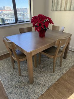 Solid Wood Dining Room Table $200 obo