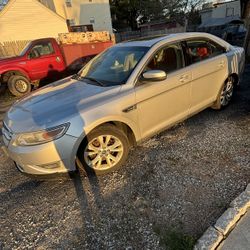2010 Ford Taurus