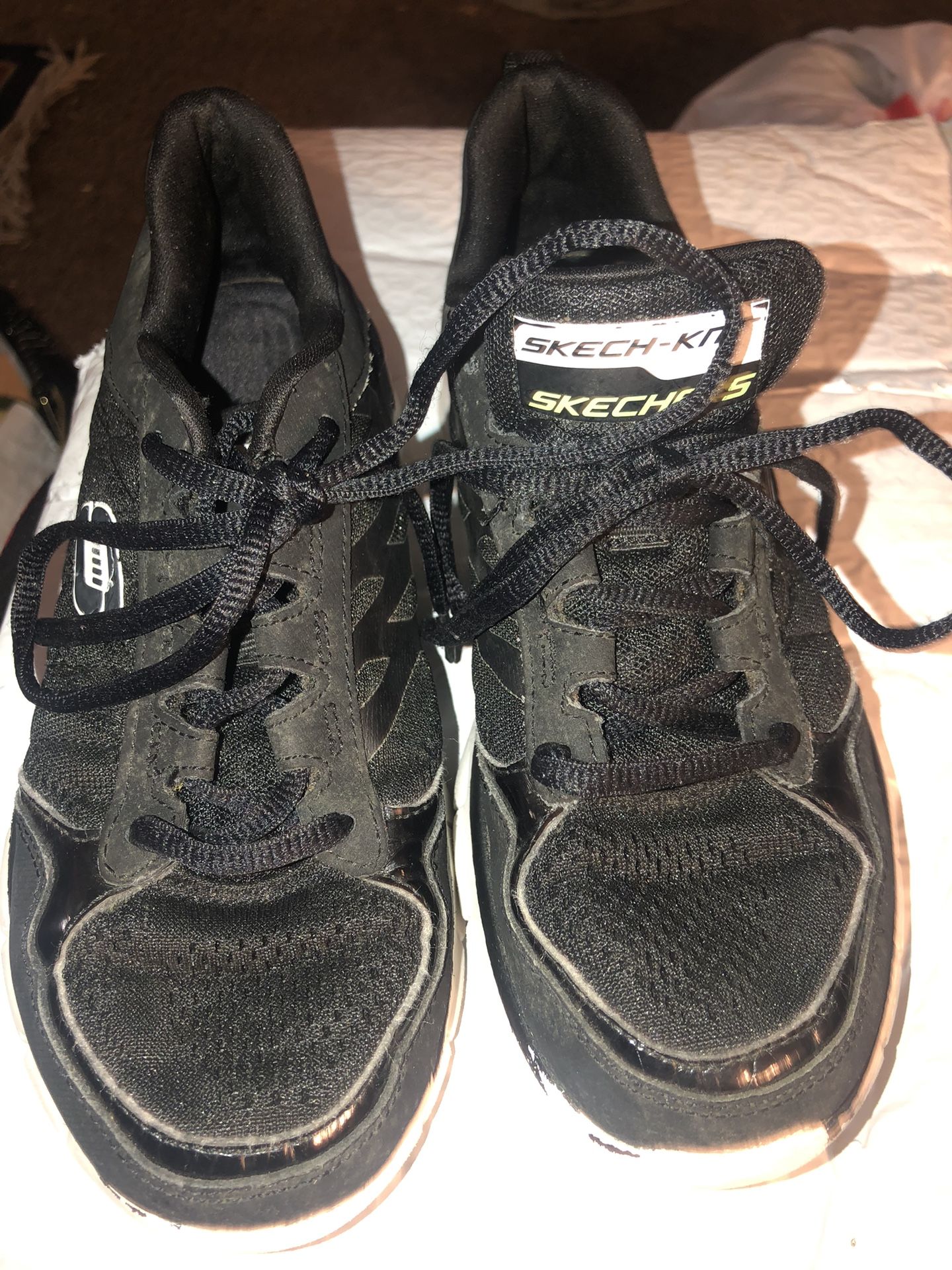 Skechers Skechers-Knit  Boys  Leather. Size 2Y
