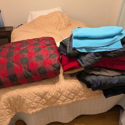 FREE Various blankets in good condition.