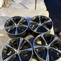BMW 18x8 OEM Rims – Set of 4