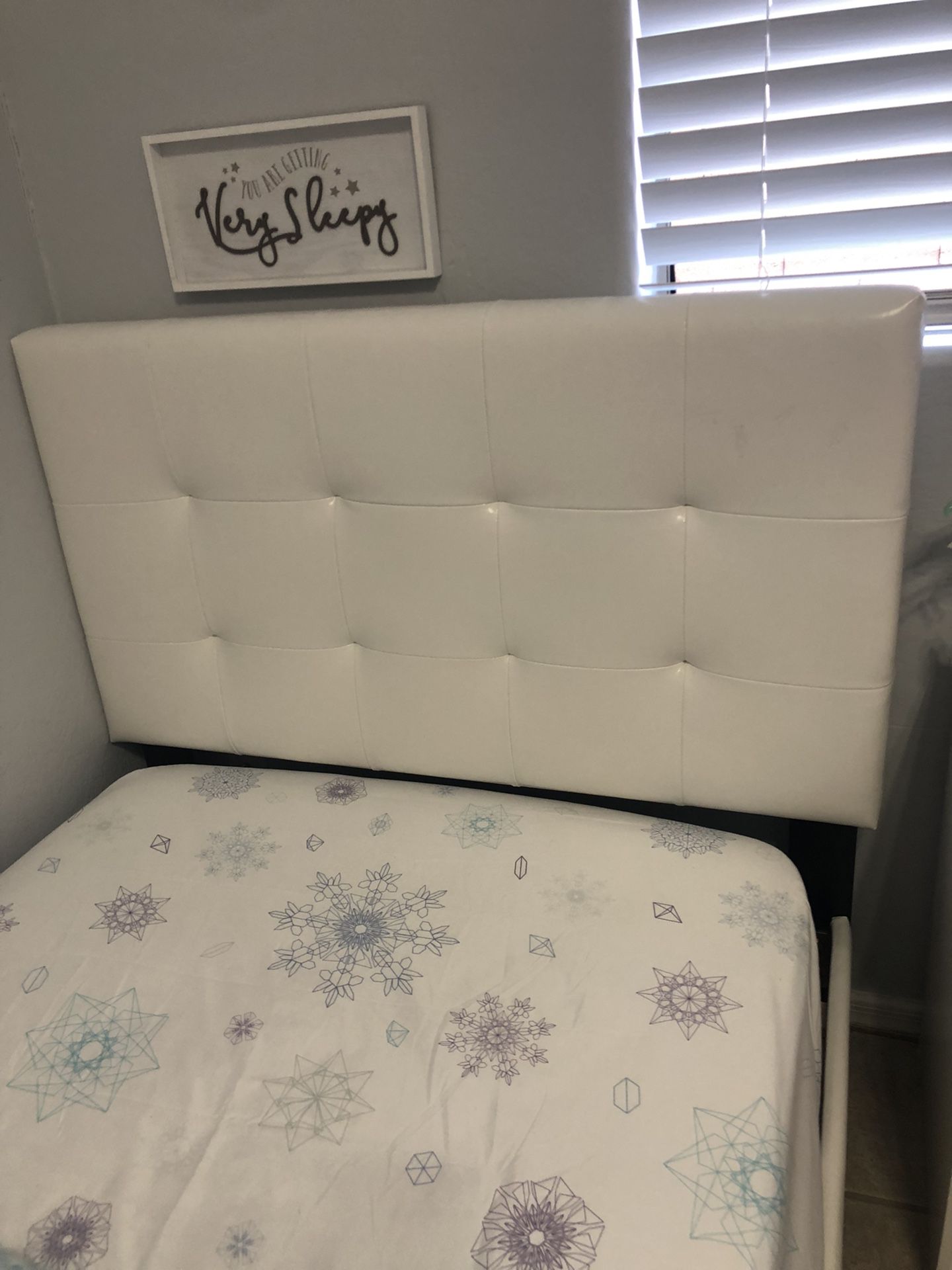 Twin White Bed And Mattress