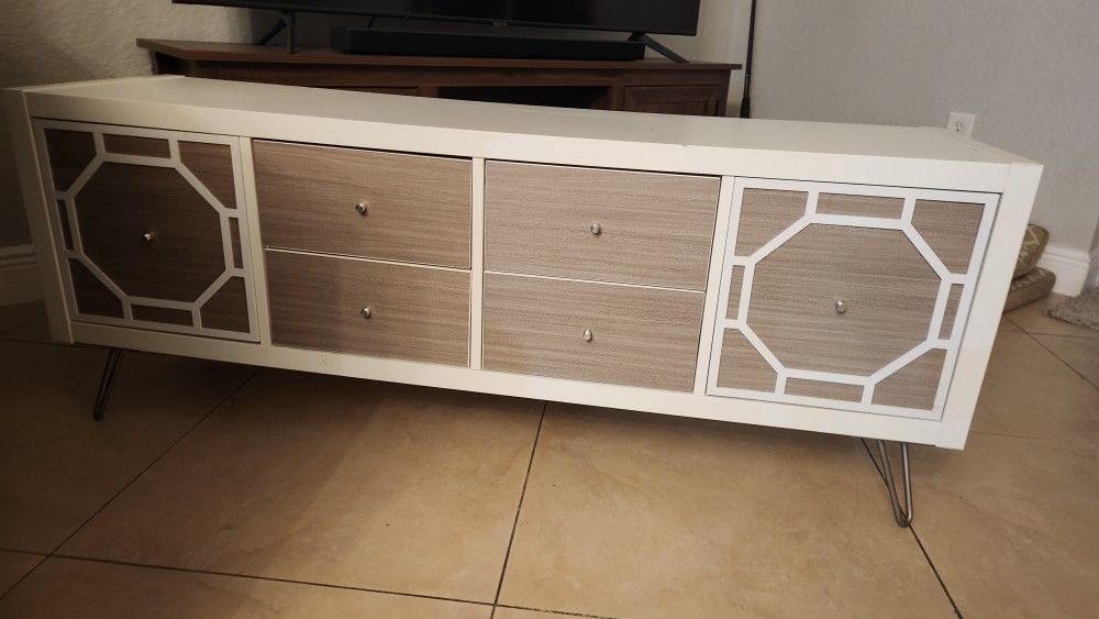 TV stand Good Condition