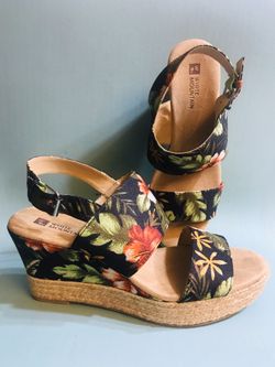 WHITE MOUNTAIN BAR HARBOR WEDGE BLACK/FABRIC ESPADRILLE US 7.5 - NEW IN BOX