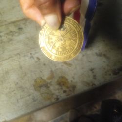 Medalla De Bronce Y Cobre 1984 For Sale.Para Colection Mami Offer