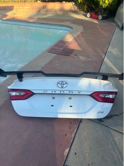 TRUNK 2018-2024 TOYOTA CAMRY SE (WHITE)