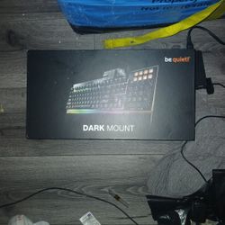 Dark Mount Keyboard 