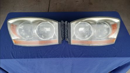 2006 Dodge Ram Headlights
