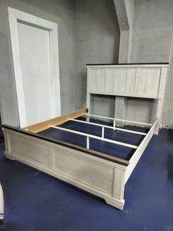 Queen size bed