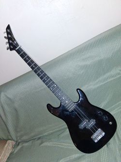 Vtg Cruise VMI BASS 30 in guitar, needs a string and adjustment