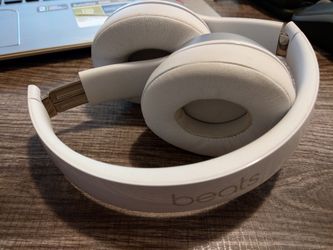 White Beats Solo 2