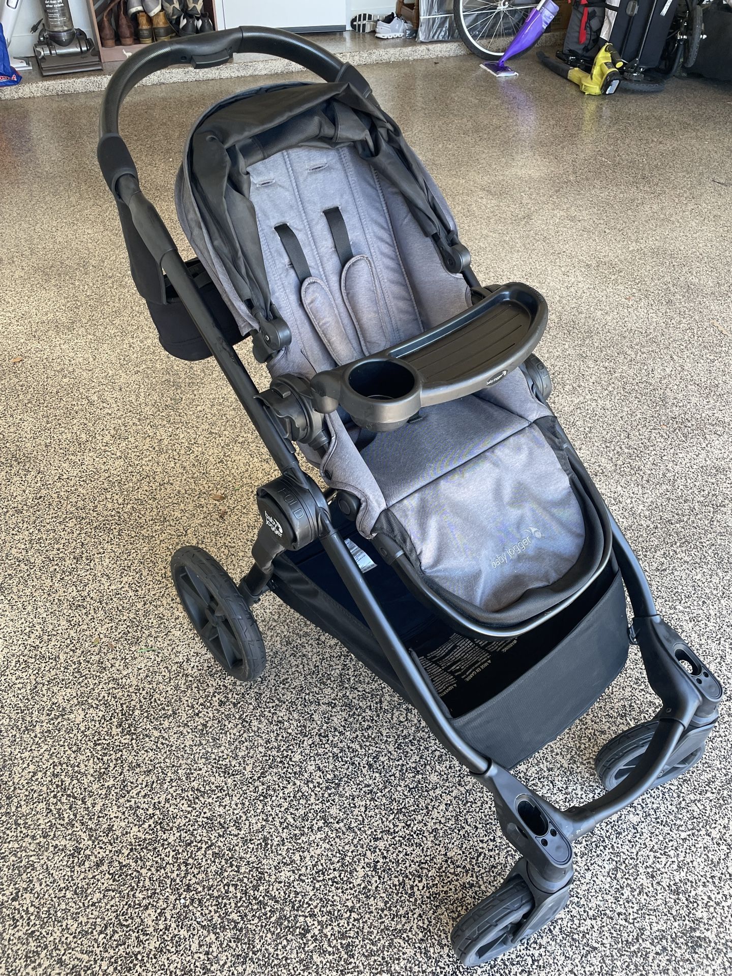 Baby Jogger City Select 2 with snack tray and parent console. Graco car seat adapters.