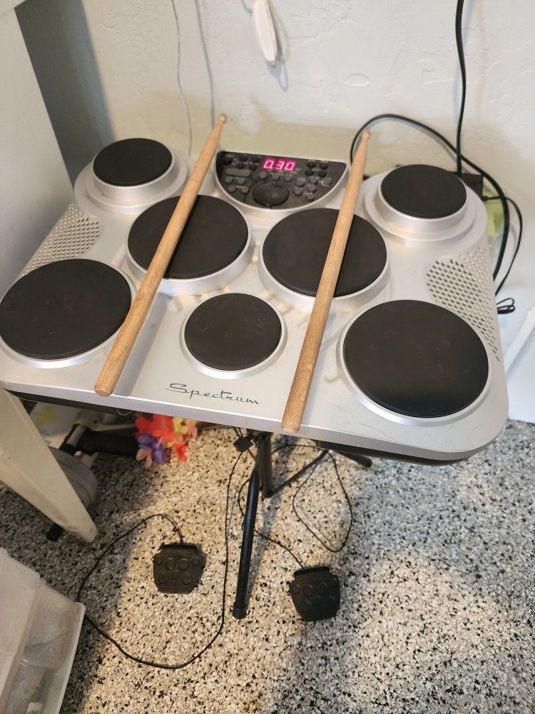 🔥🔥Spectrum AIL 602 Digital Drum Pad w/ Drum Stand(like New,)BEST OFFER TAKE IT HOME /SE VA A LA MEJOR OFERTA🔥🔥