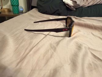 Oakley Sunglasses Black Frame Gold Lens