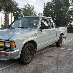 1985 Nissan 720 King Cab pickup