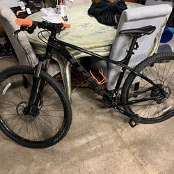 TREK Marlin 5 Mountain Bike