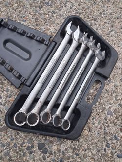 Craftsman 1 to 1 5/16 combination wrenches. Vgood Condition. Pick up fremont sea. No low ball offers. No trades.