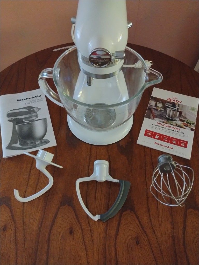 KitchenAid Artisan Mini 3.5 Quart Stan mixer