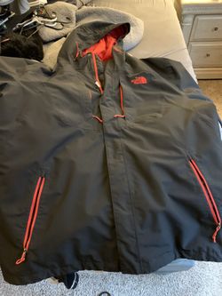 Basically new north face winter jacket w/removable liner