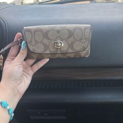 vintage coach sun glass case in good condition!