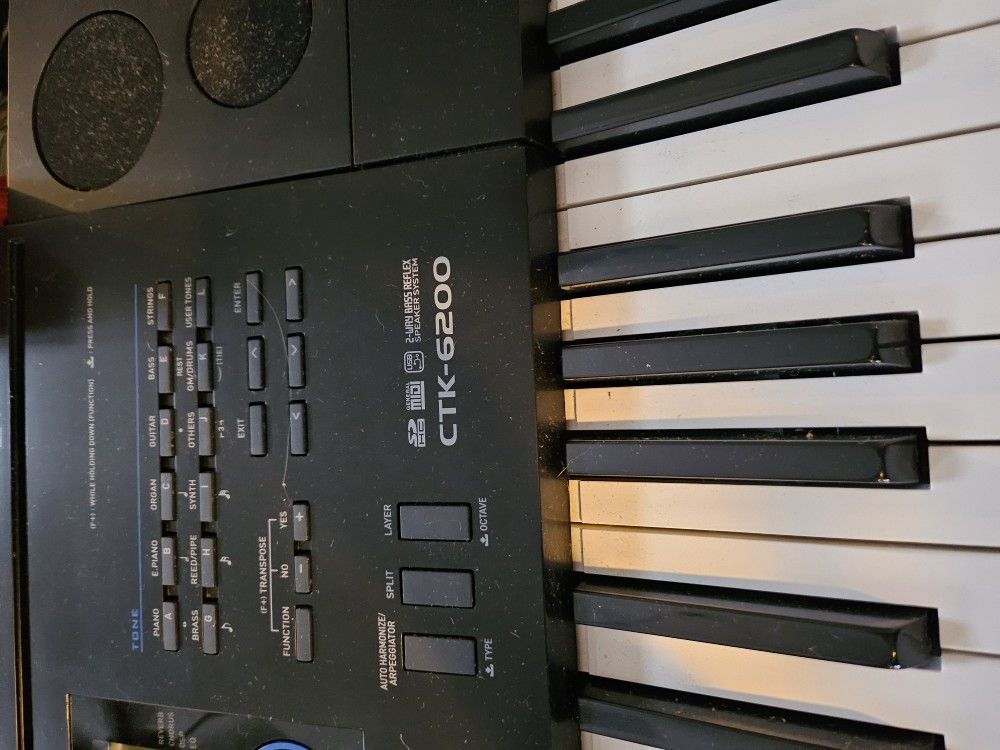 Casio CTK-6200 61-Key Keyboard - Perfect for Performing and Music