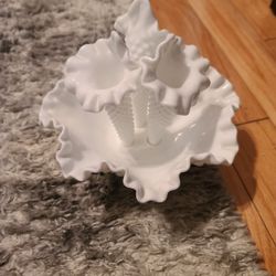 FENTON MILK GLASS/flower Holder