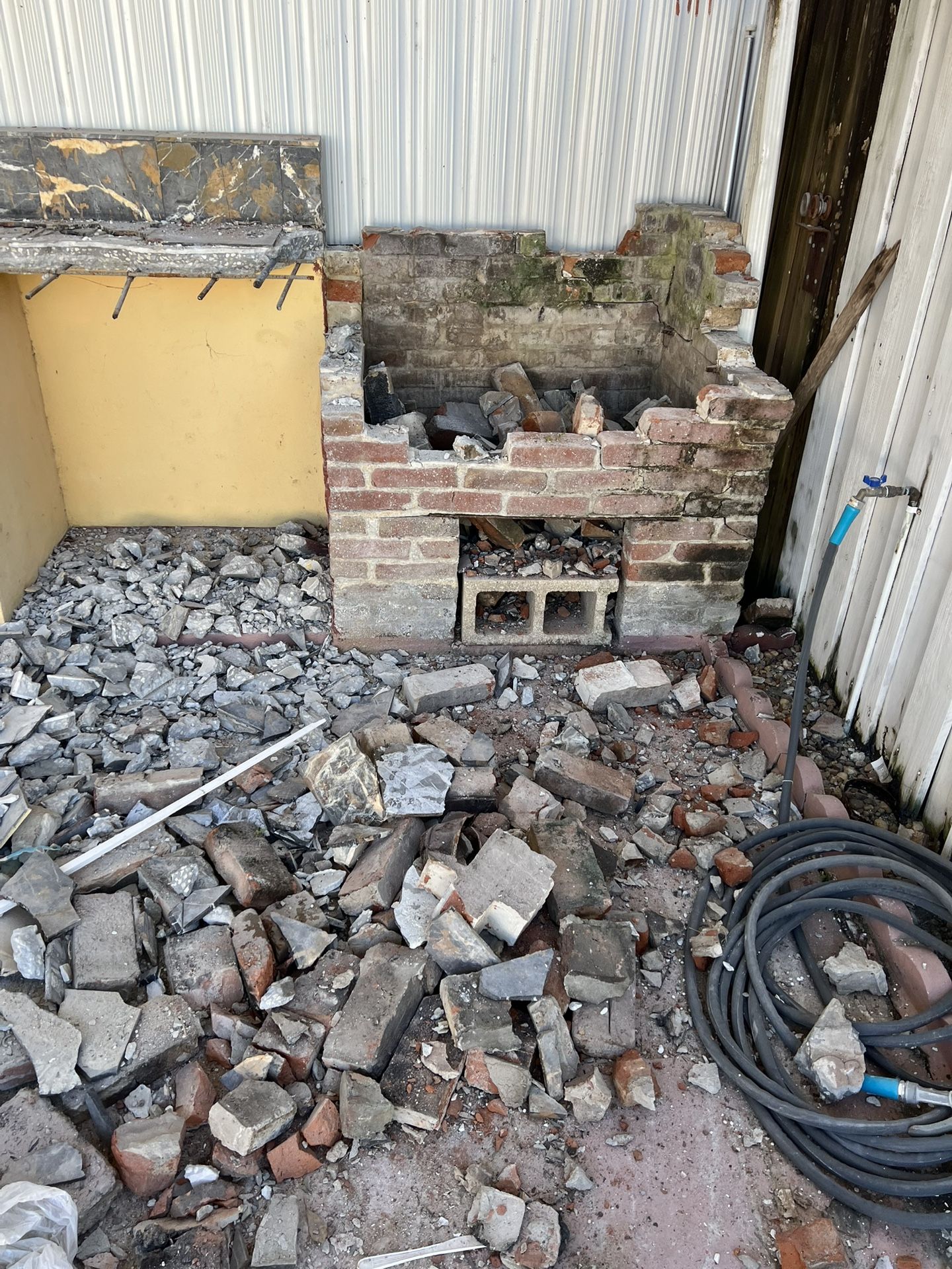 Demolition Y Escombros