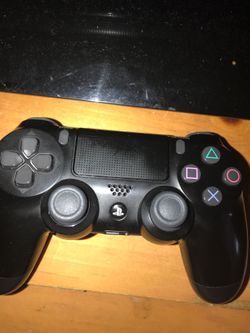 PS4 Controller