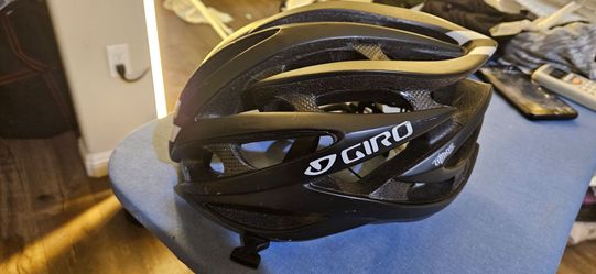 GIRO carbon fiber cyclists helmet