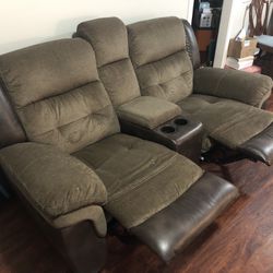 Brown Tacoma Manual Reclining Loveseat