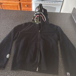 Bape Hoodie black Size L Authentic Legit 