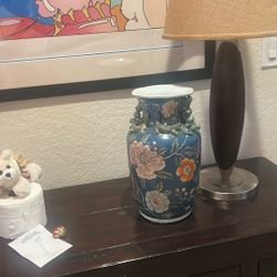 Japanese vase, antique flowers with lizards  Nice