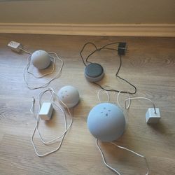 1 Amazon Echo + 2 Echo Minis (4th gen) + 1 Echo Dot