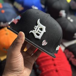 Tigers Fitted Caps 