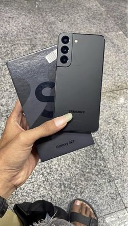 Samsung Galaxy S22 5G Smartphone