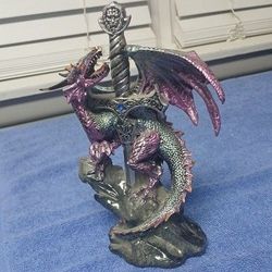  Design Toscano Dragon Blade Statue. 