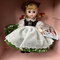 Madam Alexander Doll - Austria 