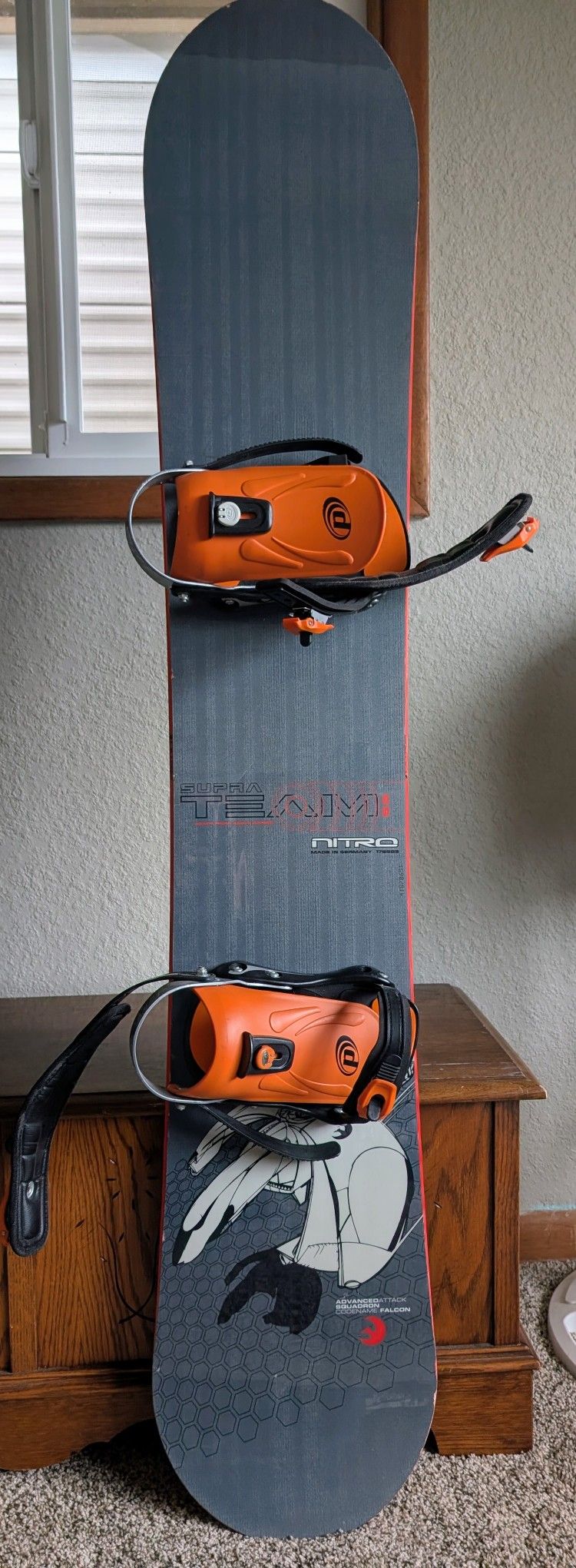 Nitro-Falcon- Snowboard With Bindings