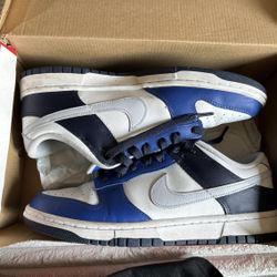 White and blue Nike Dunks - 9 WOMENS
