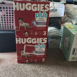 Tengo Dos Cajas De Pampers De La Marca HUGGIES