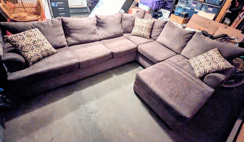 Pewter sectional w/ Chaise