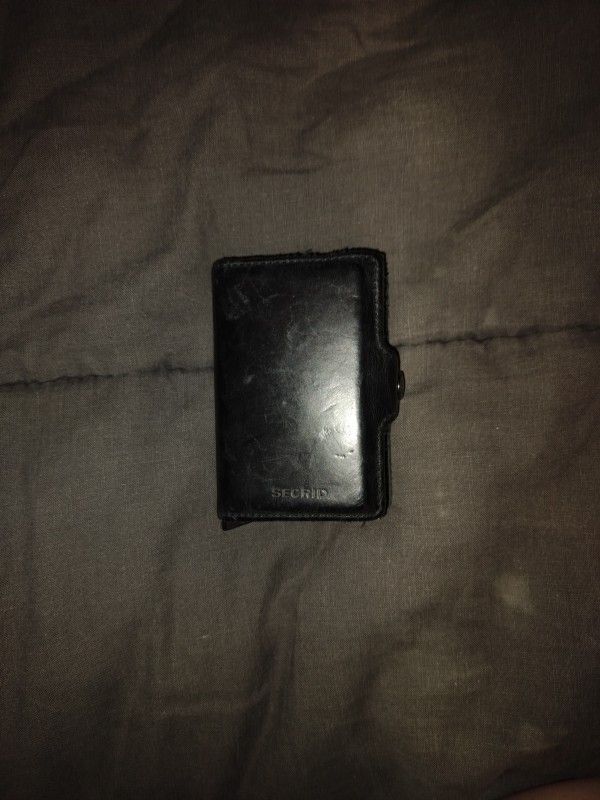 Secrid double pop up wallet