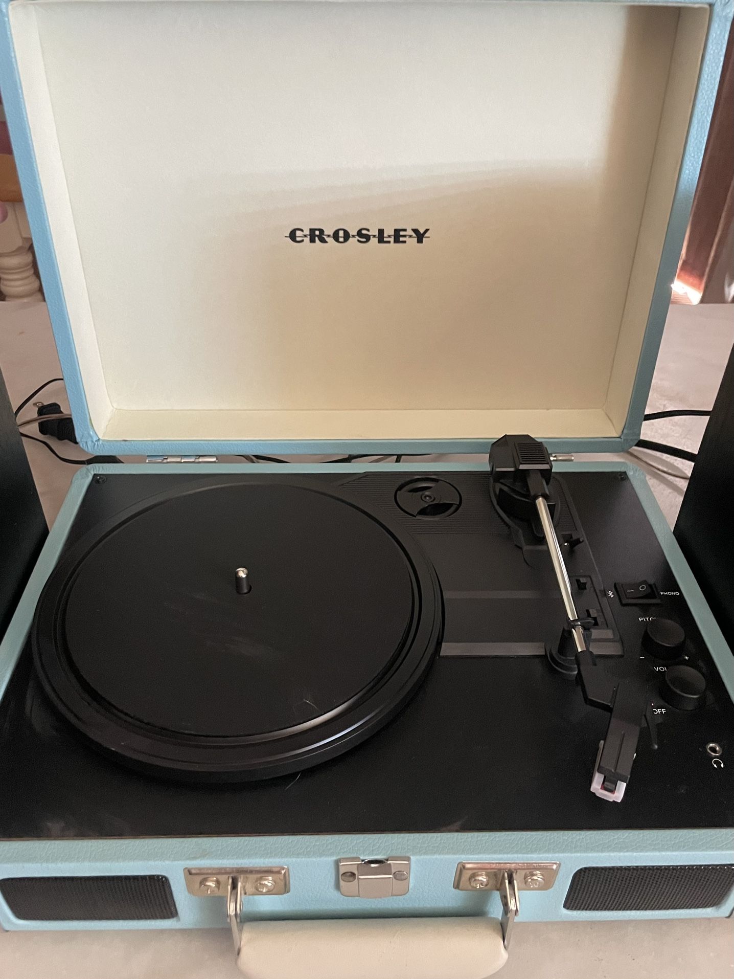 CROSLEY Record Player W/ Bluetooth Speakers