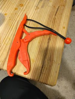 Large fishing fish grip