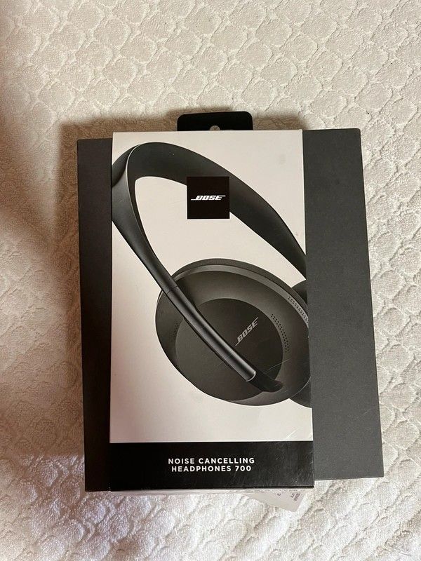 Bose Noise Canceling 700